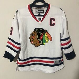 Johnathan Toews White Reebok Blackhawk Jersey long sleeve